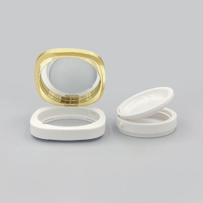 Refillable Compact Powder Case for Light To Medium Coverage with Dewy Finish